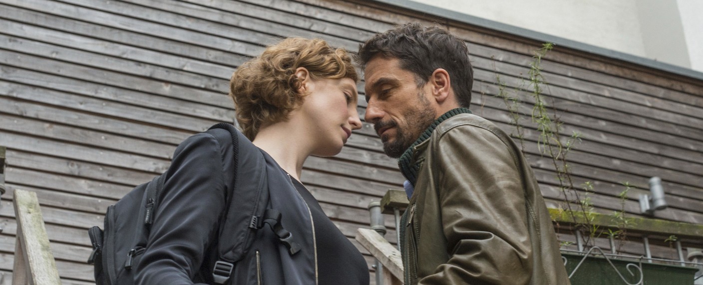 Quoten: „Tatort“ mit Gesamtsieg, in der Zielgruppe aber nur knapp vor „The Voice“ – Guter Start für „Das Verschwinden“, „Grill den Profi“ mit Luft nach oben – Bild: Radio Bremen/​Michael Ihle