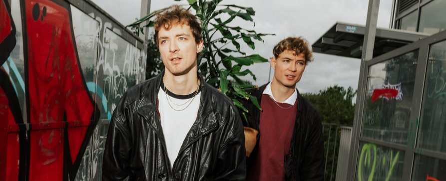 „Teenstar Dilemma“: ZDF zeigt Dokureihe über die Lochmann-Brüder – Dokureihe über das Erwachsenwerden von Teenie-Stars – Bild: ZDF/Eric Joel „Teenstar Dilemma“: ZDF zeigt Dokureihe über die Lochmann-Brüder – Dokureihe über das Erwachsenwerden von Teenie-Stars – Bild: ZDF/Eric Joel