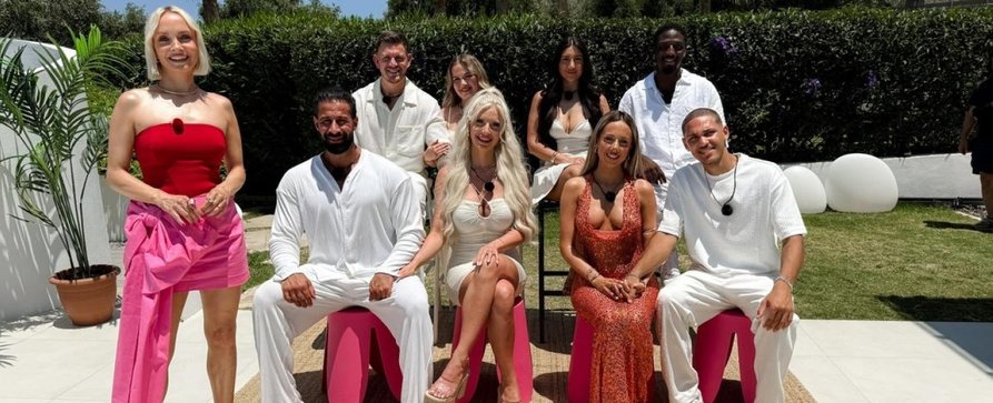 „Temptation Island“: An diesem Tag startet die achte Staffel der Treuetest-Kuppelshow – Janin Ullmann präsentiert erstmals Normalo-Version – Bild: RTL „Temptation Island“: An diesem Tag startet die achte Staffel der Treuetest-Kuppelshow – Janin Ullmann präsentiert erstmals Normalo-Version – Bild: RTL