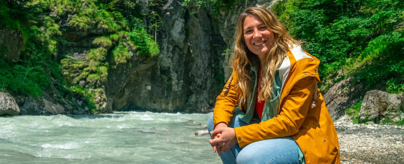 „Terra X“: Jasmina Neudecker erforscht Faszination Deutschland – „Superkraft Empathie“ in neuem „Terra Xplore“-Dreiteiler – Bild: ZDF/​Henri Giese