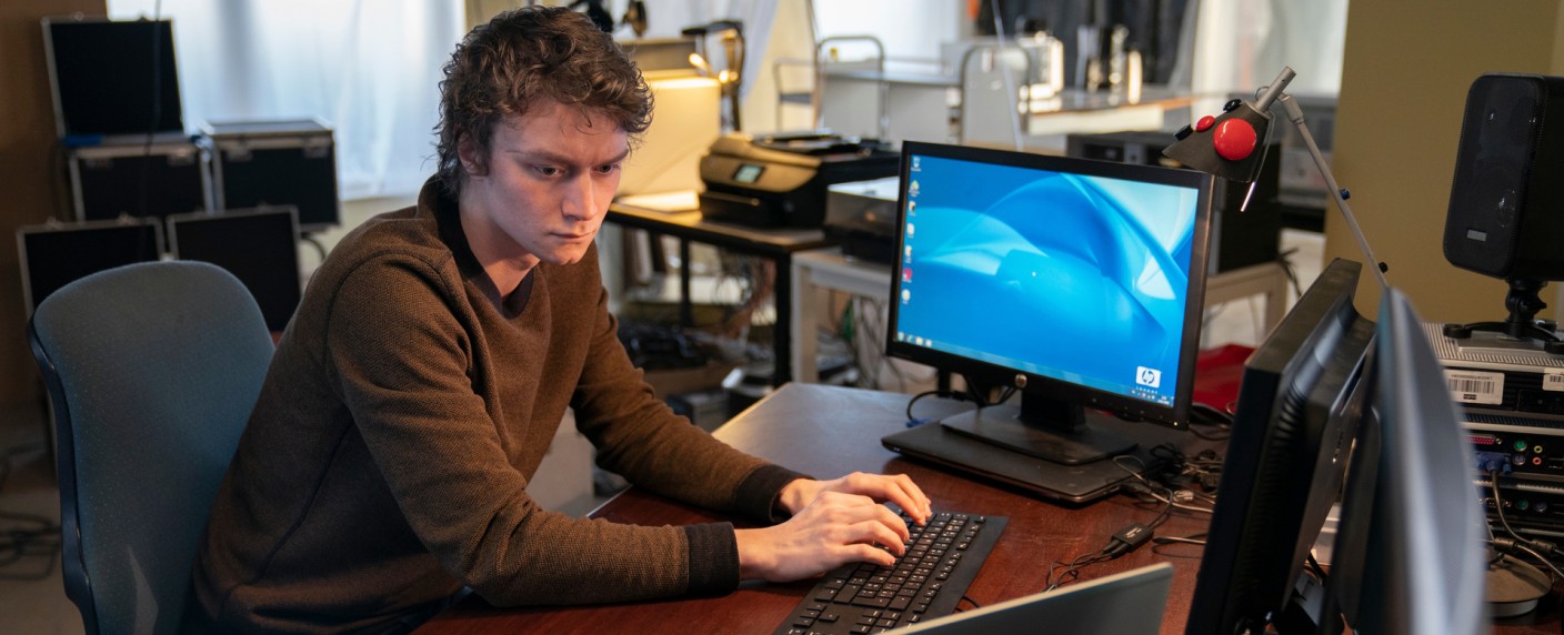 „The Bank Hacker“: Belgische Thrillerserie als Marathon bei ZDFneo – Geschichte eines digitalen Banküberfalls am Binge-Freitag – Bild: ZDF/​Thomas Dhanens