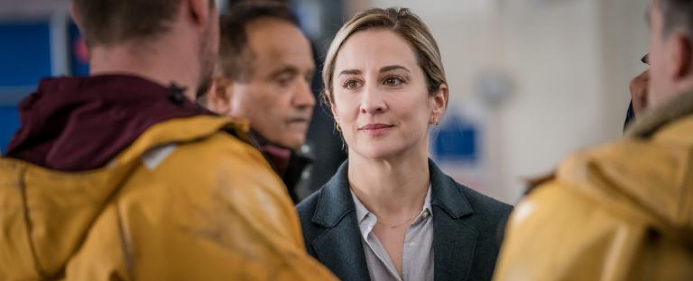 „The Bay“: Britischer Krimi mit Morven Christie findet Weg ins Pay-TV – Sat.1 Emotions nimmt erste Staffel ins Programm – Bild: Tall Story Pictures 2019/​Ben Blackall