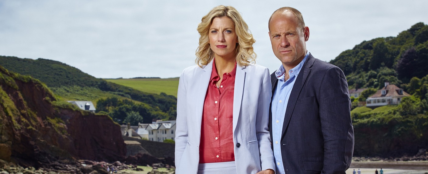 „The Coroner“: ZDFneo zeigt neue britische Krimiserie – Gerichtsmedizinerin trifft auf ihre alte Jugendliebe – Bild: ZDF/​Mike Hogan