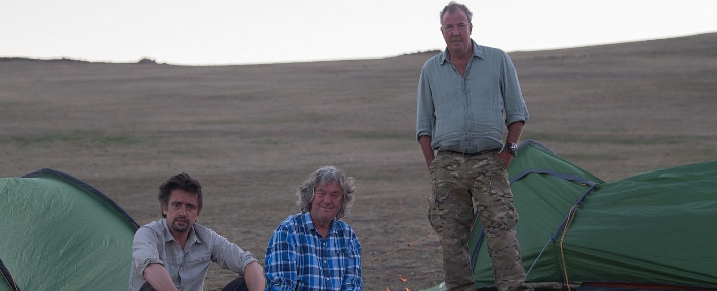 Clarkson, Hammond und May gehen im neuen Jahr wieder auf „The Grand Tour“ – Dritte Staffel der Prime-Video-Autoshow startet im Januar – Bild: Ellis O’Brien/​Amazon.com Inc., or its affiliates