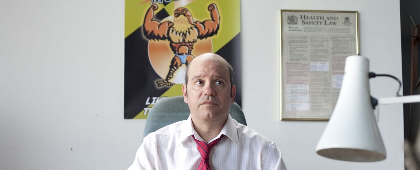 „The Increasingly Poor Decisions of Todd Margaret“: IFC mit Staffel drei im Januar – David Cross („Arrested Development“) weiter im Unglück – Bild: IFC/​Foto: Stuart Hendry