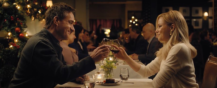 Elizabeth Banks ist „The Miniature Wife“: Trailer und Termin für neue Dramedy – Skurrile RomCom über eine Frau, die von ihrem Mann geschrumpft wurde – Bild: Peacock