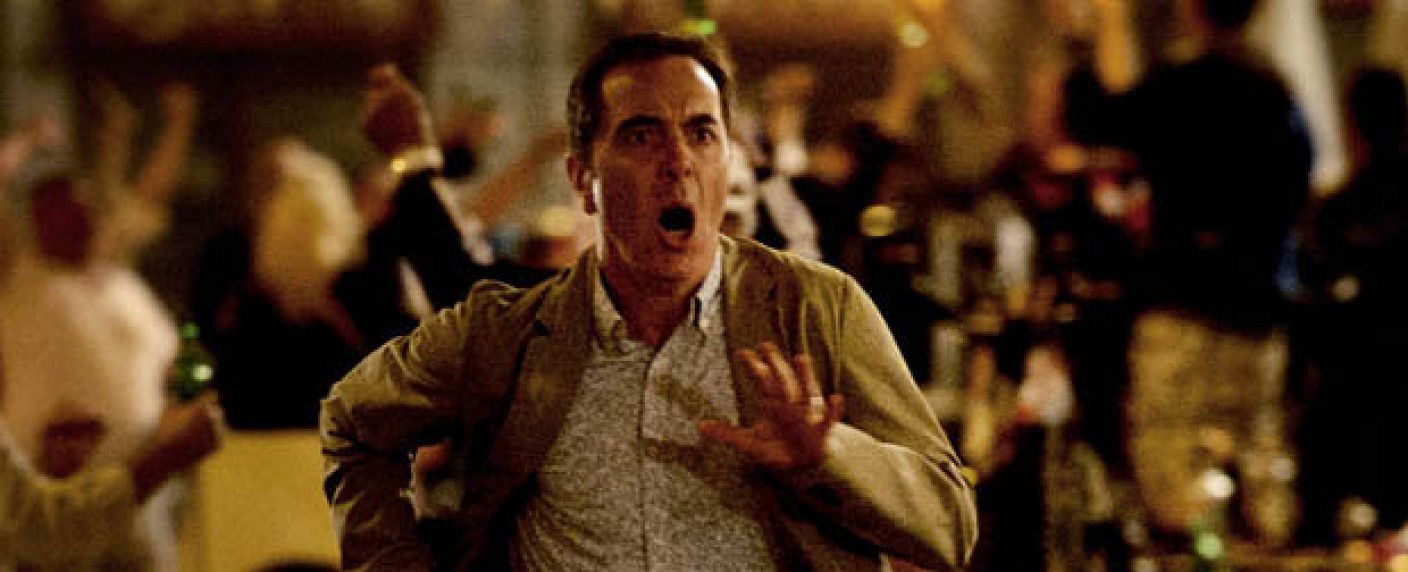 „The Missing“: Free-TV-Premiere ab April im ZDF – Suche nach verschollenem Sohn bestimmt auch acht Jahre später das Leben der Eltern – Bild: Starz/​BBC