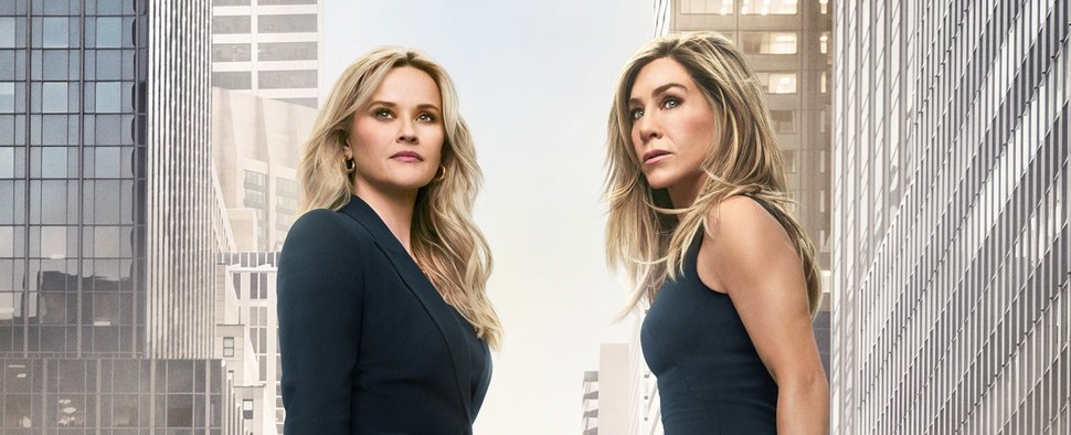 „The Morning Show“: Jennifer Aniston (l.) und Reese Witherspoon (r.) in Staffel vier zurück – Bild: AppleTV+