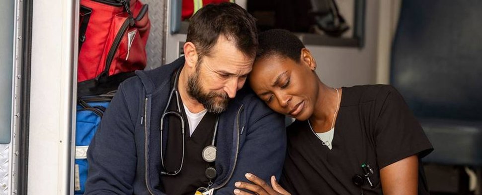 „The Pitt“ mit Noah Wyle (l.) und Tracy Ifeachor (r.) – Bild: Warner/HBO