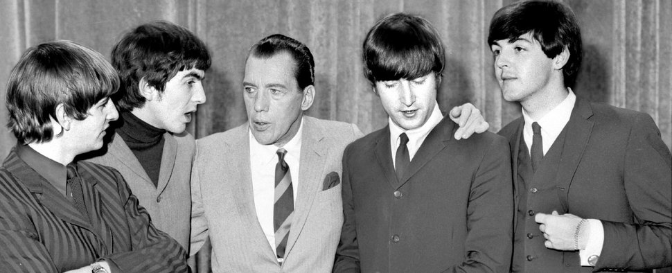 „The Sixties“: Die Beatles mit Ed Sullivan (M.) – Bild: n-tv