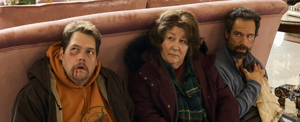 „The Sticky“ mit Guillaume Cyr, Margo Martindale und Chris Diamantopoulos (v. l.) – Bild: Amazon Prime Video