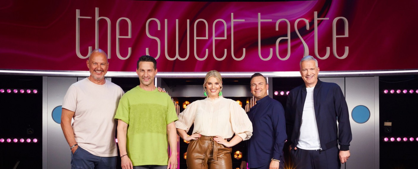 Quoten: „The Sweet Taste“ startet ordentlich, „TV total“ und „DSDS“ mit Kopf-an-Kopf-Rennen – „Friesland“ enteilt der Konkurrenz, „CSI: Vegas“ feiert solides Comeback – Bild: Sat.1/​Jens Hartmann
