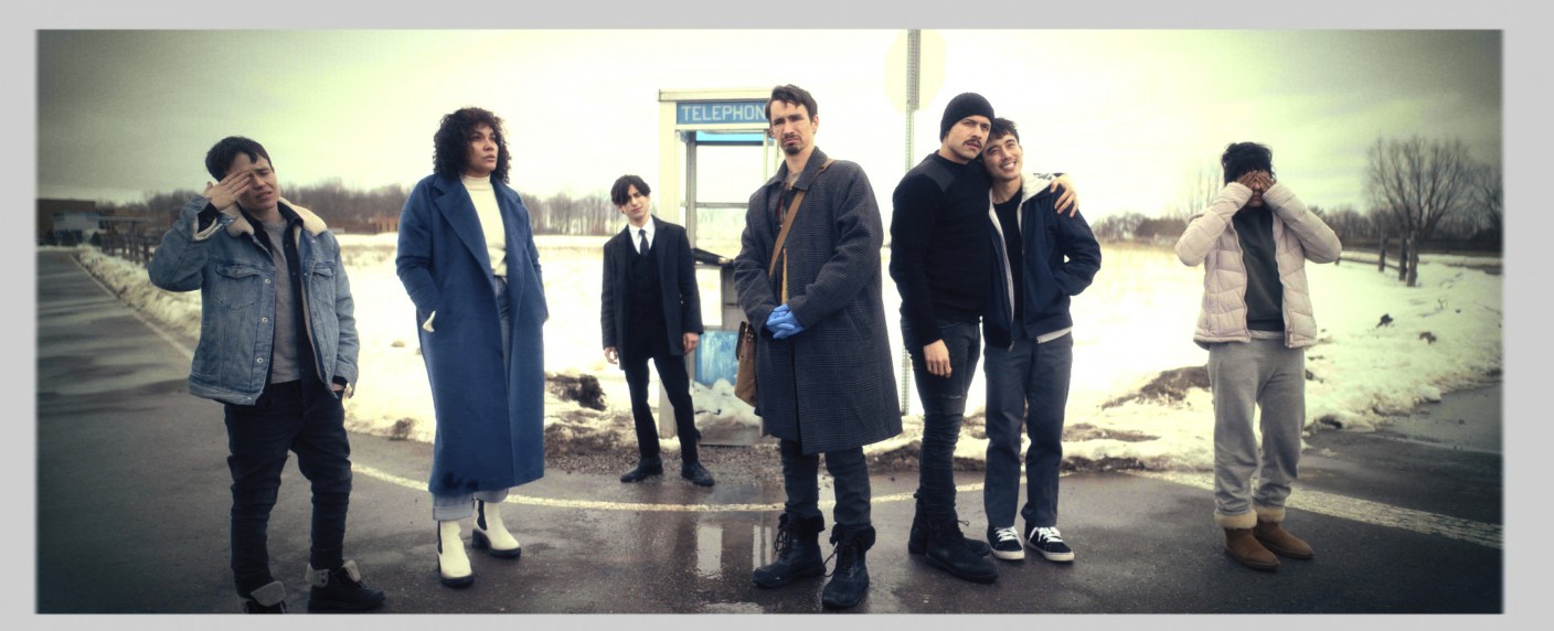 „The Umbrella Academy“: Mit angezogener Handbremse auf eine letzte Achterbahnfahrt – Review – Kurze Finalstaffel beginnt gemächlich – Bild: CHRISTOS KALOHORIDIS/​NETFLIX