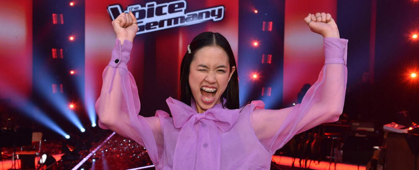 Quoten: „The Voice“-Finale stärker als letztes Jahr, aber „Tatort“ siegt – ProSieben im Spielfilmduell vor RTL, „Bauer sucht Frau“-Jubiläum patzt – Bild: Sat.1/​André Kowalski
