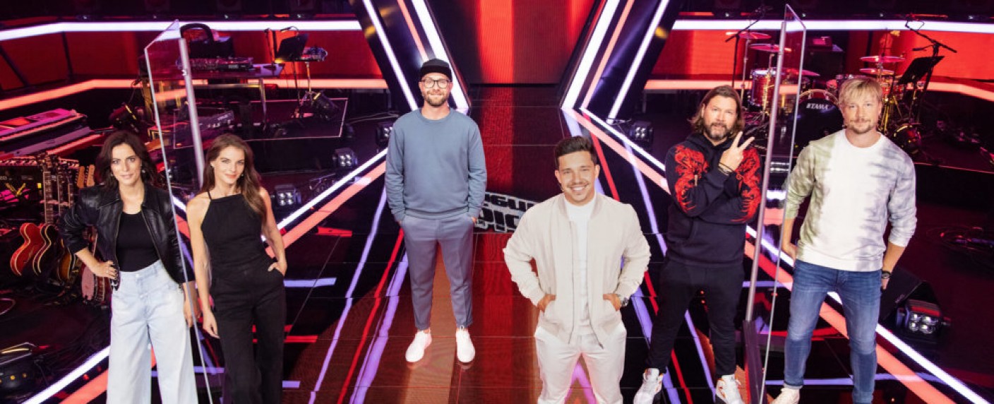 Quoten: „The Voice“-Jubiläumsstaffel startet sehr gut, Pocher mit leichtem Wendler-Boost – Corona-Spezialsendungen bei ARD und ZDF gefragt, „Prodigal Son“ mit Tiefstwert – Bild: ProSiebenSat.1/​Richard Hübner