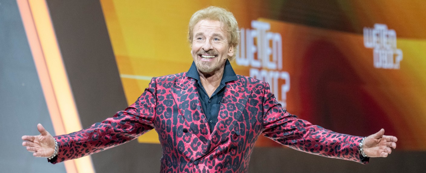 Quoten: Mehr als 10 Millionen Zuschauer für „Wetten, dass..?“! – „Promi Big Brother“ steigert sich zu später Stunde – Bild: ZDF/​Sascha Baumann