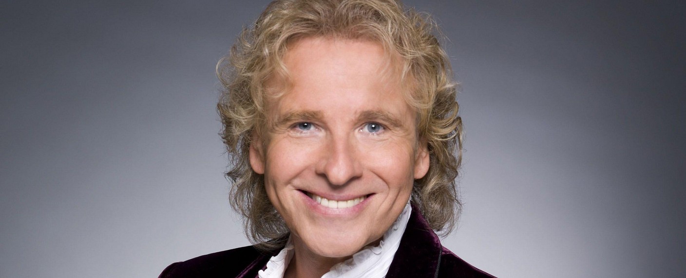 „Little Big Shots“: Thomas Gottschalk moderiert Familienshow bei Sat.1 – Erfolgreiche US-Kindertalentshow kommt nach Deutschland – Bild: RTL/​Stephan Pick