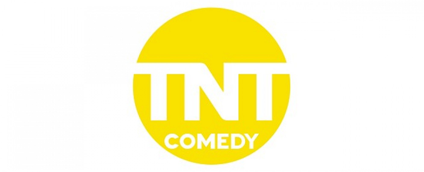 „Arthurs Gesetz“: Dreharbeiten zur bisher teuersten deutschen Turner-Produktion gestartet – Jan-Josef-Liefers-Serie verkündet weitere Darsteller – Bild: TNT Comedy