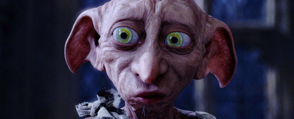 Toby Jones als Dobby, der Hauself in „Harry Potter und die Kammer des Schreckens“ – Bild: Warner Bros. Pictures