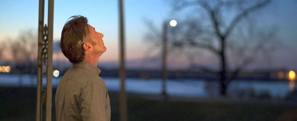 Tom Hagerty (Sean Penn) sehnt sich in „The First“ nach den Sternen – Bild: Paul Schrimaldi/Hulu