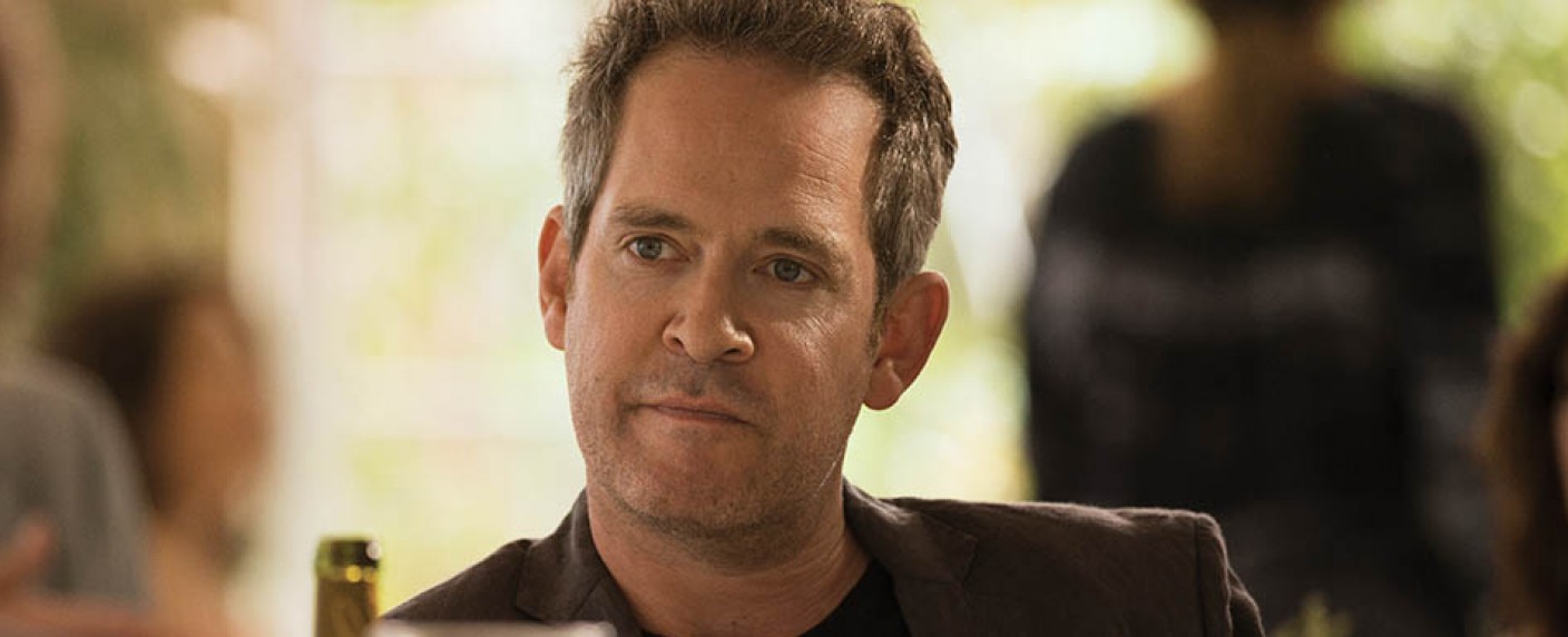 „Us“: Tom Hollander mit Ehekrise auf großer Europareise – Auch Iain de Caestecker und Sofie Gråbøl bei BBC-Serie an Bord – Bild: BBC one