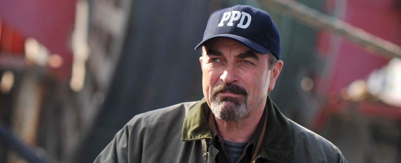 Nach „Blue Bloods“: Tom Selleck stellt eine Rückkehr als „Jesse Stone“ in Aussicht – Hauptdarsteller könnte sich neue Folgen der Filmreihe vorstellen – Bild: Sony Pictures Television