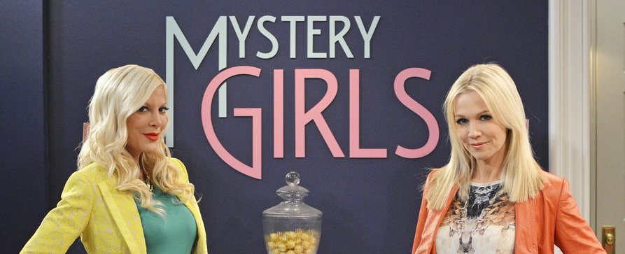 „Beverly Hills, 90210“-Stars mit Sitcom bei TVNOW – „Mystery Girls“ mit Tori Spelling und Jennie Garth startet im April – Bild: ABC Family