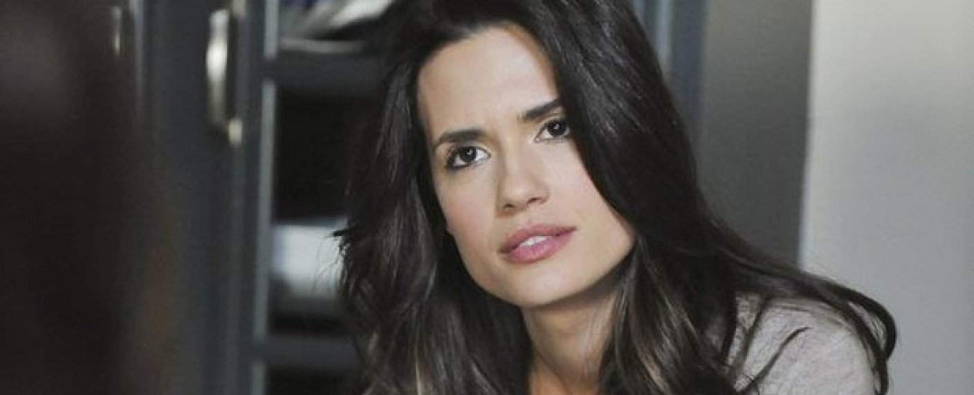 „Pretty Little Liars“ holt Torrey DeVitto für finale Staffel zurück fernsehserien.de