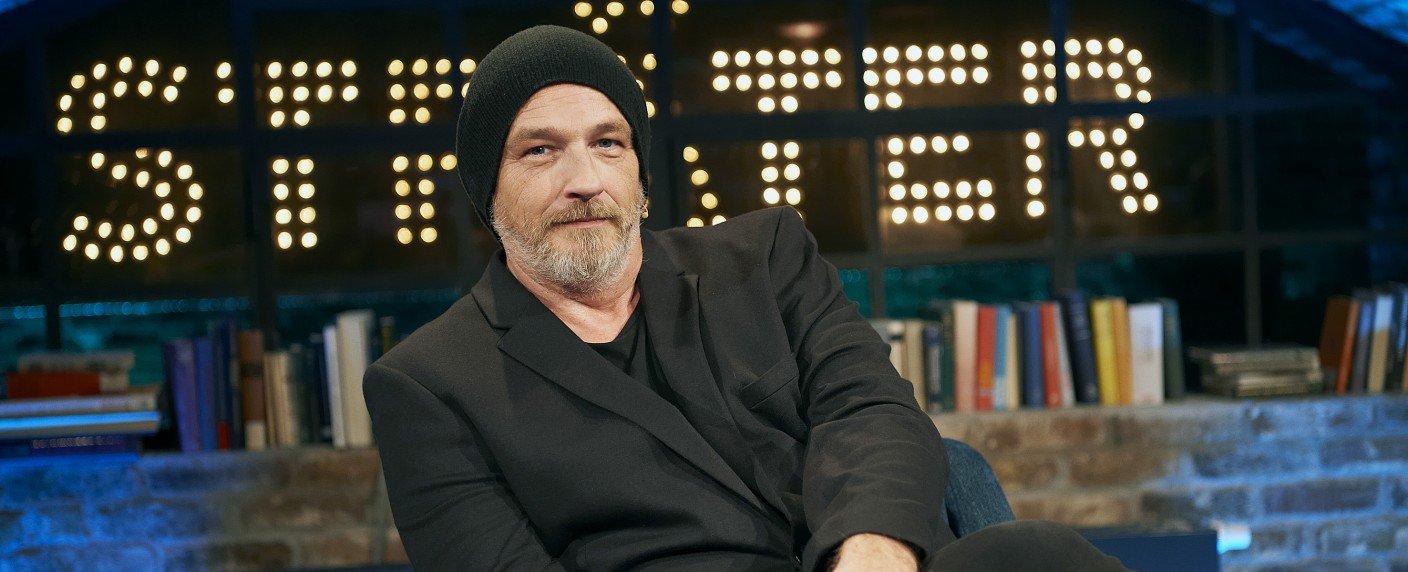 Torsten Sträter „Um verheizt zu werden, muss man sich auch verheizen lassen“ fernsehserien.de Torsten Sträter „Um verheizt zu werden, muss man sich auch verheizen lassen“ fernsehserien.de