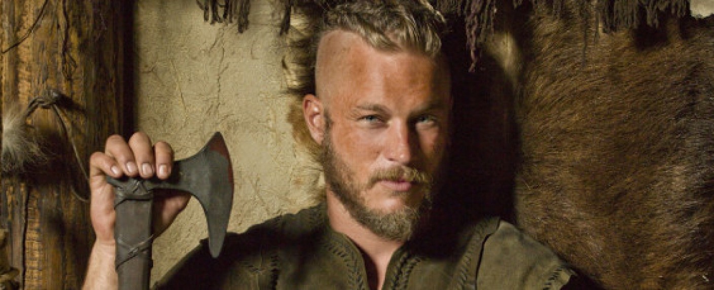 Travis Fimmel übernimmt Hauptrolle in Sci-Fi-Serie „Raised By Wolves“ – TNT-Drama wird von Ridley Scott produziert und inszeniert – Bild: History