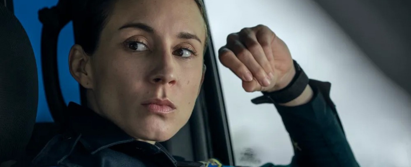 „On Call“: Dick Wolfs („FBI“) neue Krimiserie schon wieder abgesetzt – Troian Bellisario („Pretty Little Liars“) als taffe Streifenpolizistin – Bild: Amazon MGM Studios