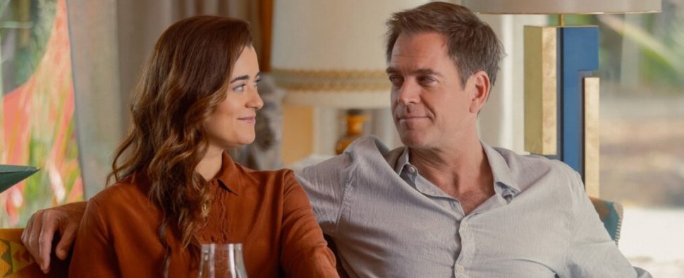 Trügt mal wieder der Schein – oder ist aus Ziva (Cote de Pablo) und Tony (Michael Weatherly) endlich ein glückliches Paar geworden? – Bild: Paramount+
