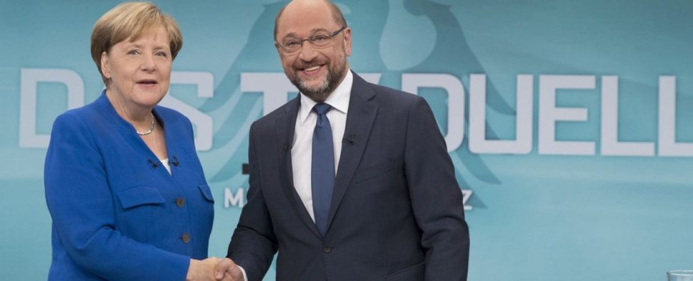 Beim diesjährigen TV-Duell vor der Bundestagswahl trat Kanzlerin Angela Merkel (CDU) gegen ihren Herausforderer Martin Schulz (SPD) an. – Bild: WDR/Herby Sachs