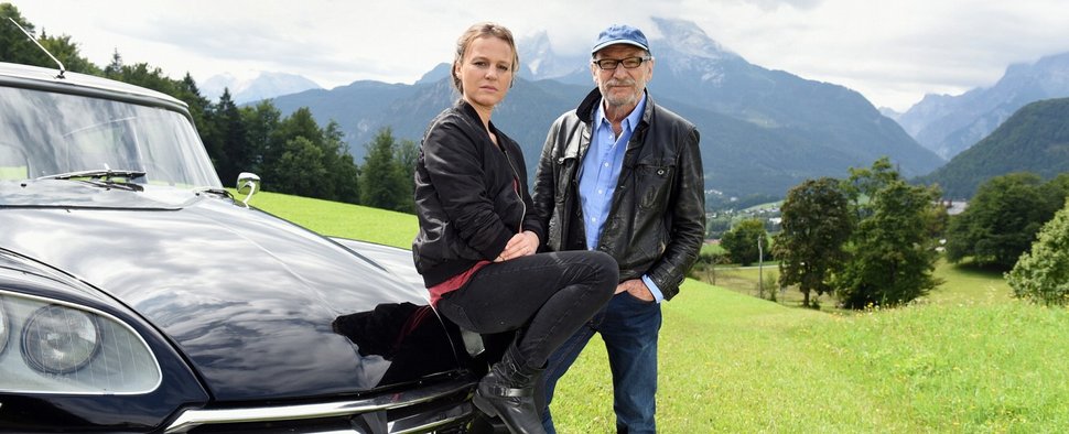 „Über Land“ mit Maria Simon und Franz Xaver Kroetz – Bild: ZDF/Guenther Reisp