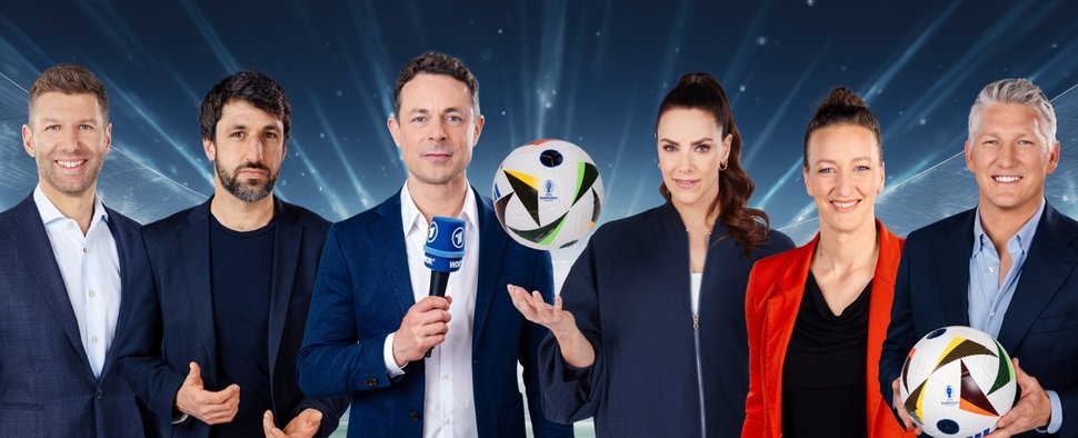 Das ARD-Team für die Fußball-Europameisterschaft 2024 – Bild: WDR/Annika Fußwinkel/Sebastian Arlt/Adobe
