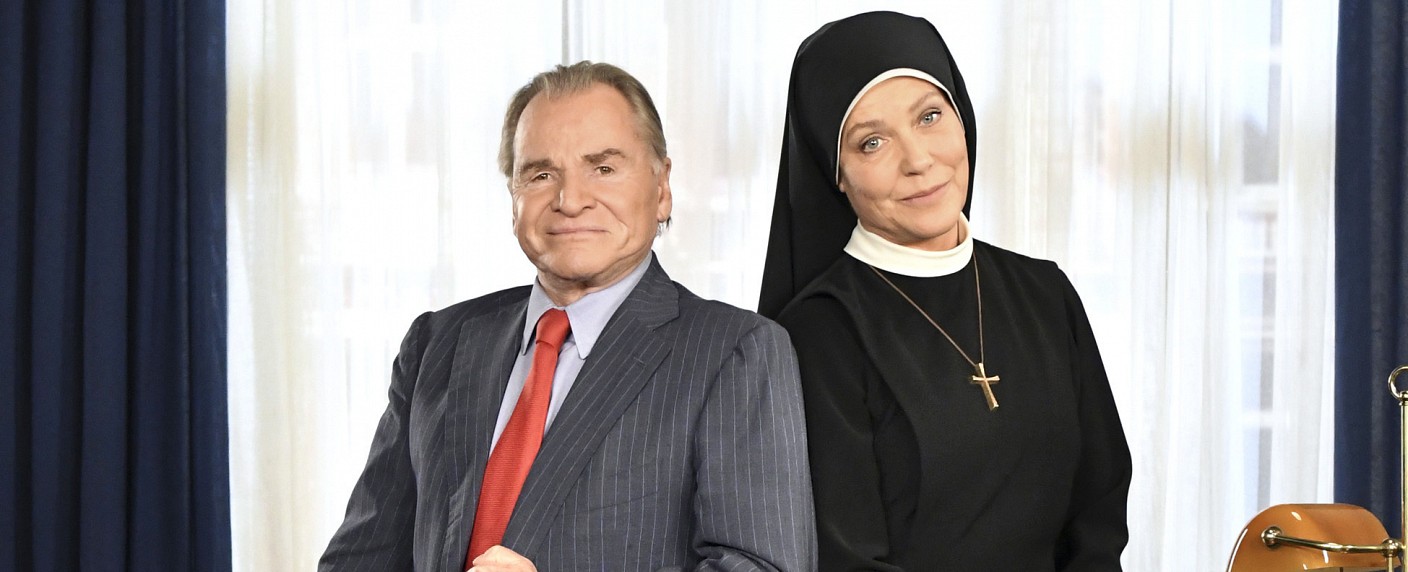„Um Himmels Willen“: Neue Staffel startet Anfang 2018 – Janina Hartwig und Fritz Wepper melden sich zurück – Bild: ARD/​Barbara Bauriedl