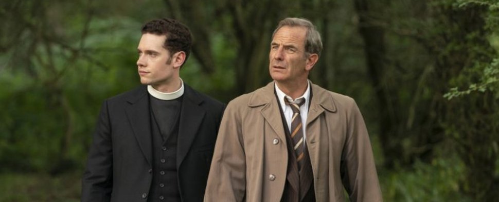 Vikar Will Davenport (Tom Brittney; l.) und Inspector Geordie Keating (Robson Green) in „Grantchester“ – Bild: ITV/Kudos