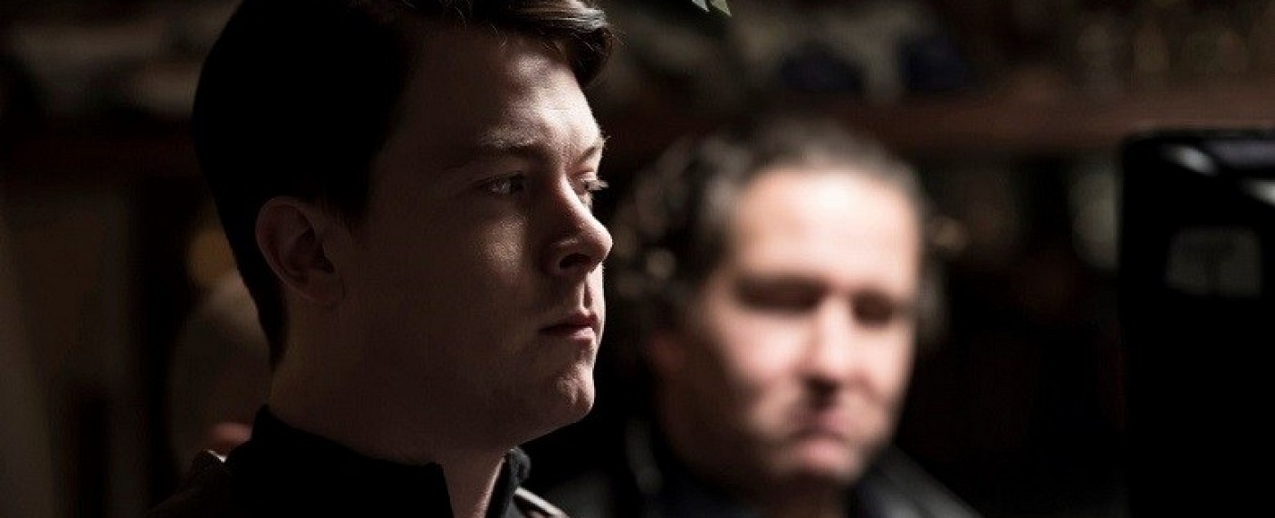 „Undercover“: Trailer zur neuen britischen Comedyserie von Dave – Verkehrspolizist wird in armenische Mafia eingeschleust – Bild: UKTV