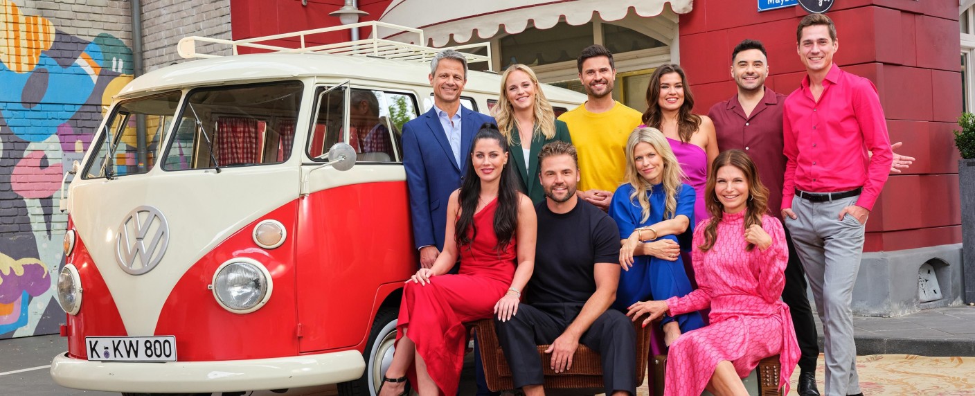 „Unter uns“-Jubiläum mit KI: Überraschendes Wiedersehen mit verstorbener Figur – Margot Weigel erscheint Cecilia im Traum und erteilt ihr einen Auftrag – Bild: RTL/​Stefan Behrens