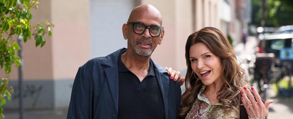 „Unter uns“: Pierre Sanoussi-Bliss gemeinsam mit Tabea Heynig – Bild: RTL/Stefan Behrens