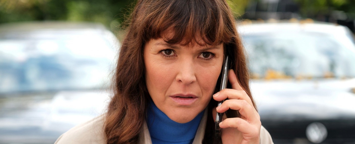 „Unter uns“: Urgestein der ersten Stunde kehrt zurück – Wiedersehen mit Hauptfigur nach fast 25 Jahren – Bild: RTL/​Stefan Behrens