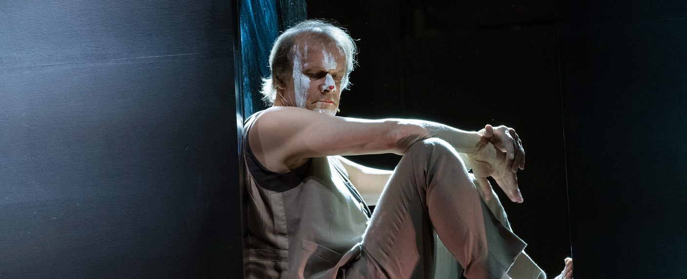 Quoten: ARD-Themenabend „Unterwerfung“ floppt völlig, ZDF triumphiert mit Dinos – „Bachelor in Paradise“ bei RTL erfolgreich, Sat.1 punktet mit Tauschexperiment – Bild: rbb/​NFP/​Christine Schroeder