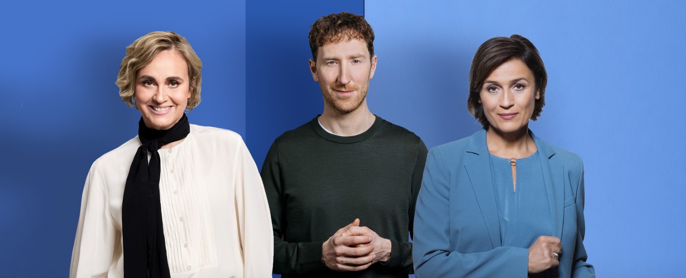 Talkshow-Trio „hart aber fair“, „maischberger“ und „Caren Miosga“ bis 2027 verlängert – Louis Klamroth soll junge Zielgruppe in ARD Mediathek locken – Bild: ARD/​Montage/​M. Rehbeck/​J. Sellmann/​T. Kierok
