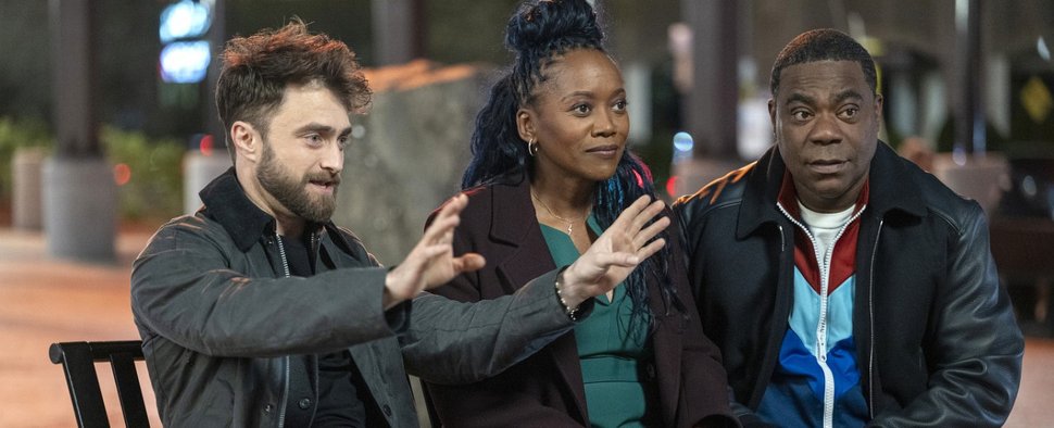 (v. l.) Daniel Radcliffe, Erika Alexander und Tracy Morgan in „The Fall and Rise of Reggie Dinkins“ – Bild: Scott Gries/NBC