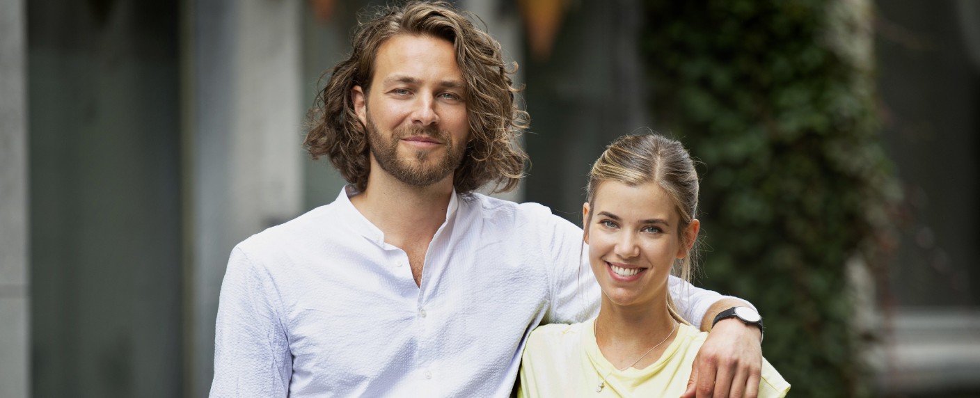 „Verbotene Liebe – Next Generation“: TVNOW gibt Details der Neuauflage bekannt – Drei Liebespaare, ein lange gehütetes Geheimnis und altbekannte Charaktere – Bild: TVNOW/​Julia Feldhagen