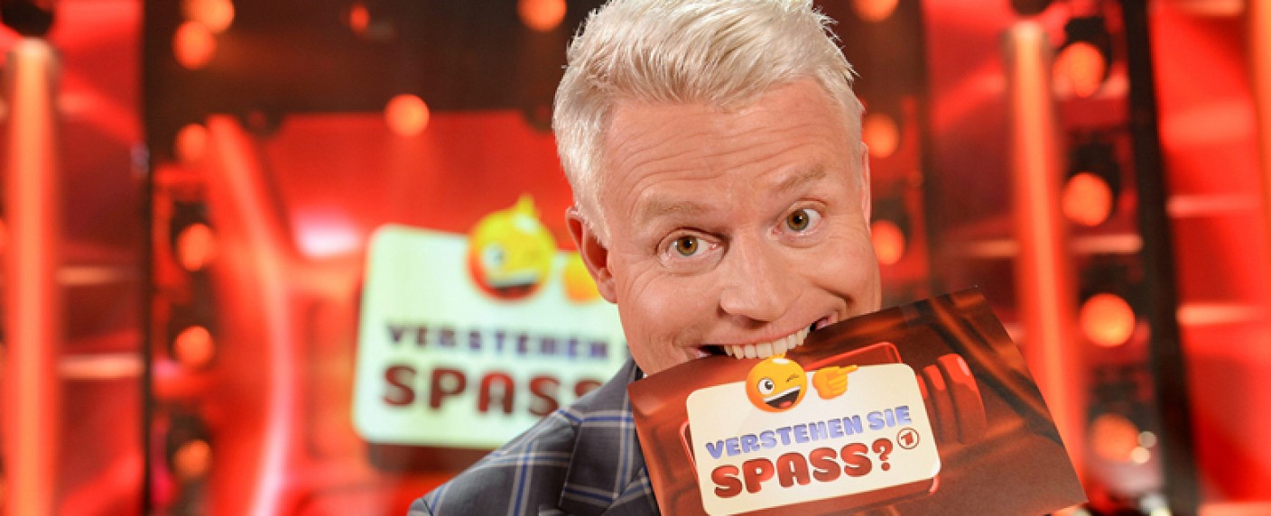 Trotz Kritik: Guido Cantz bleibt „Verstehen Sie Spaß?“ erhalten – Comedian bricht Langzeit-Rekord als Moderator des Showklassikers – Bild: SWR/​Wolfgang Breiteneicher