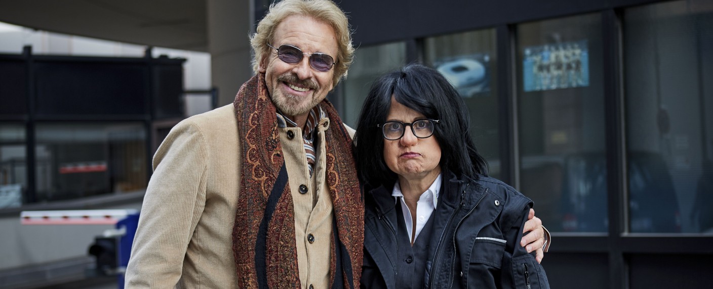 „Verstehen Sie Spaß?“: Schöneberger von Gottschalk reingelegt – Beatrice Egli, Stephanie Stumph und Toni Polster wurden in die Falle gelockt – Bild: SWR/​Kimmig Entertainment/​Katja Hanoldt