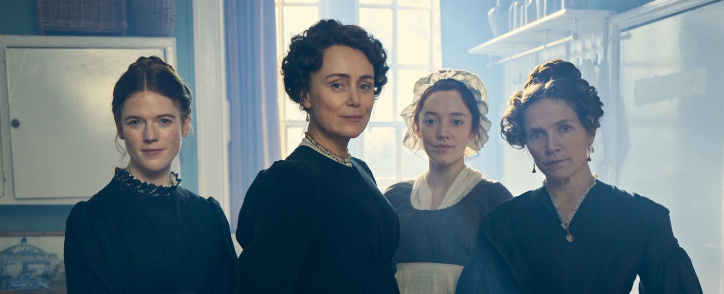„Miss Austen“: Die Schwester, die Jane Austens Briefe verbrannte – Review – BBC-Vierteiler verquirlt Fakten und Fiktion in bewährt hochwertiger Kostümromantik – Bild: BBC One