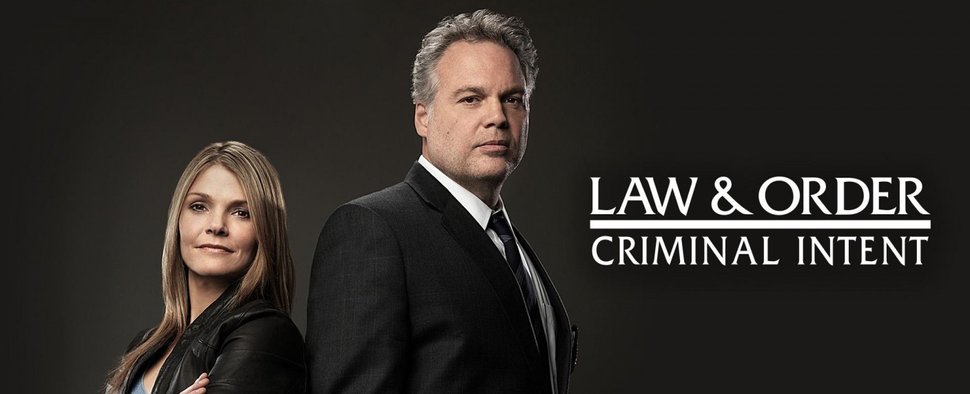 Vincent D’Onofrio (r.) und Kathryn Erbe (l.) in der zehnten und letzten Staffel von „Criminal Intent“ – Bild: USA Network