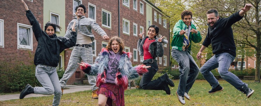 „3Minuten“: Neue Young-Adult-Serie entsteht für ARD Mediathek – Teenager aus prekären Verhältnissen geraten in den Bann einer lukrativen Livestream-Plattform – Bild: NDR/​Jascha Polenz/​nuworx productions/​Veam